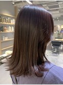 上品ツヤ色シンプル外ハネくびれミディ【イルミナ】