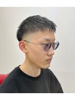 エイル(AILE)&nbsp;クロップスタイル/スキンフェード/束感/アップバング