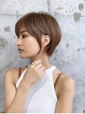 くびれ大人美人ショート