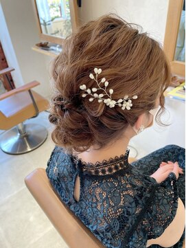 ロイ(ROY) ROYミディアム/ふわふわガーリーシニヨン