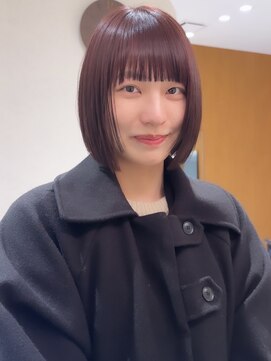 ヤイエ 青山店(yiye) 切りっぱなしボブ/ミニボブ/酸性ストレート/赤髪