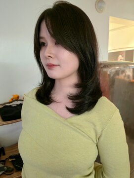 セットもワンカールで簡単！ 重めのレイヤースタイル 前髪なし