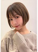前下がり丸みショートボブで小顔