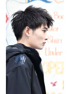 ネイビー(NAVY) アップバングフェザーマッシュショート刈り上げで好感度も◎