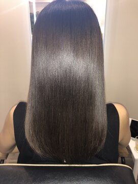 アールサロン アオヤマ(Rr SALON AOYAMA) サファイアミネコラストレート