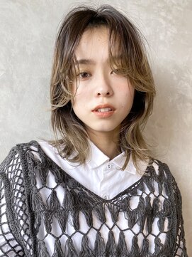 アイティーバイアルバム 藤沢店(IT by ALBUM) くびれウルフ_カーキグレージュマッシュショート_28139