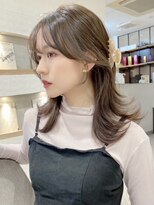 ベージュカラー　顔まわりカット　ハネスタイリング　韓国　水越