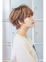 イーズ 鎌倉(e's) 《e's イーズ鎌倉》柔らかなシルエットのシンプルショートヘア