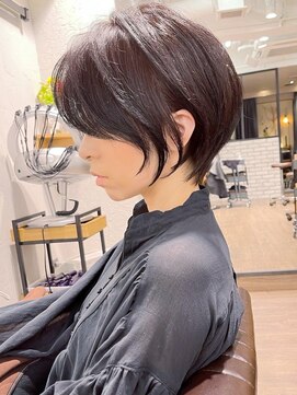 アンド ストーリーズ(&STORIES) 大人可愛い小顔ひし形クビレ丸みボブ20代30代大人ショート