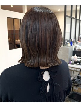 フリッカ(Flicka) 切りっぱなしボブ×オリーブグレージュ