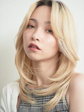 ルクスドレ 新宿(Luxe doree') ★レイヤーカット/フェザーバング/ハイトーンカラー［新宿駅］