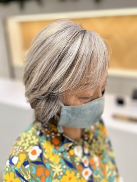 ステア ケース(stair case) 伸びて来ても気にならない!白髪+ローライト