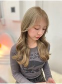 ホワイトブロンドブリーチカラーレイヤーカットイメチェン美髪