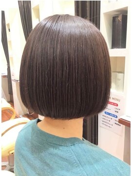 美容室ヒラトヤ 都南店 20代30代40代50代黒髪小顔マニッシュワンレンミニボブ