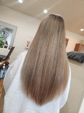 ミラシィ 成田(Mirashy) ハイライトカラーミルクティーベージュレイヤーカット