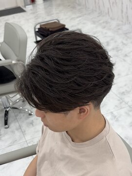 シーン(scene) フェザーパーマ×毛流れ×センターパート【広島】