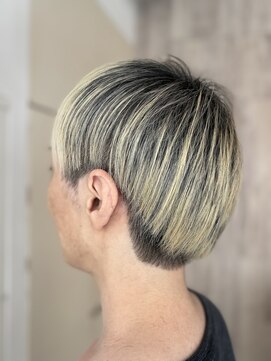 ディシェーレローブ(die Schere Lob) マッシュツーブロック