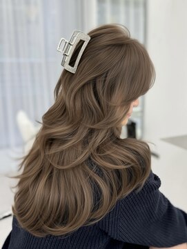 アマトウキョウスマートサロン(AMA TOKYO×Smart Salon) ヘーゼルベージュ ブリーチなし レイヤーカット 海外風