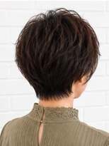 デュッカダブリュー(Duka W)&nbsp;上品シルエットの丸みショート