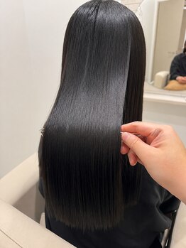 コレット アトリエ(COLLET atelier)の写真/諦めていた癖のお悩みを解決◎ダメージレスに圧倒的な艶と柔らかさを実現する髪質改善縮毛矯正[完全個室]