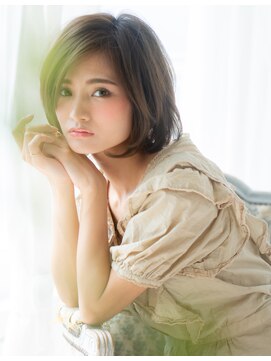 オーガスト ヘア ネイル(AUGUST hair nail) 乾かすだけ簡単かわいいボブ　耳かけ／ミニマムボブ