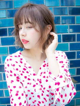 リリアン 青山(relian) 耳掛けハイライトグレージュボブ