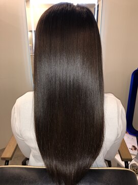 アールサロン アオヤマ(Rr SALON AOYAMA) プラチナミネコラストレート