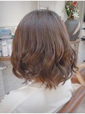 大人可愛いキャラメルウェーブボブ