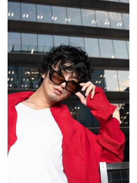エヌドットバーバー ヒロオ(N.BARBER HIROO) ウェットな質感で魅せる黒髪スパイラルウルフ