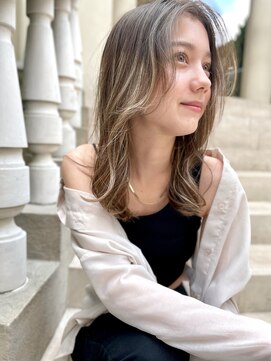 トルネード(TORNADO) 外国人風ロング ハイライト透明感カラーt86