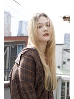 ナループロアツム(Nalu pu loa Tsum)&nbsp;ロングレイヤー/ハイトーンロングヘア/センターパートレイヤー