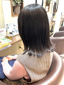 コアフィールフィス(COIFFURE fils) 【見附 今町】外ハネ セミロングスタイル