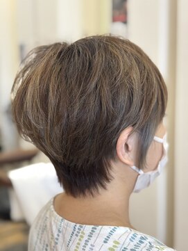 白髪ぼかしハイライト×ボブ