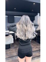 ラヴェ(LAWE.) シルバー系バレイヤージュ