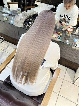 トムキャット(TOM CAT) 『エフェクトブリーチ』ホワイトグレージュ！