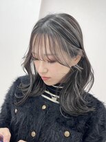 ルアナ(Luana.)&nbsp;◇極細ハイライトは派手過ぎず周りと差ができるスタイル◇