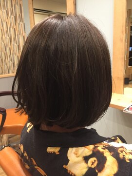 アンプヘア(amphair) 切りっぱ外ハネボブ