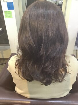 ミューコロル(mieux color) デジパー　ゆるいパーマ　ロングヘア　大人カラー