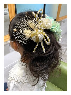 クシェル バイ リリア(kuschel by LILIA.) 七五三で可愛くアップスタイル◎