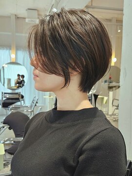 ストレータ バイ マリオ(Strata by mario) [横山]似合わせカットくびれイメチェンショート