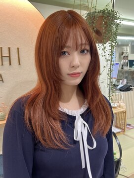 ハチ(HACHI) オレンジブラウンでトレンドの大人っぽ韓国スタイルに