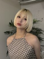 ノラ シンディ(NORA CYNDY) ホワイトブロンドハイトーン裾カラーレイヤーカット