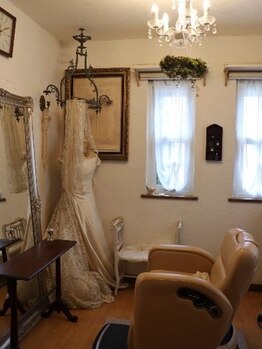 ヘアーメイクフィール アンド アール(Hair Make feel and R)の写真/半個室、完全個室だからこそ叶う大人女性のための癒しのひととき。。。リラックスした贅沢な時間を♪