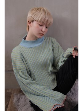 アグラントープ(a Gland taupe) 丸みシルエットハイトーンマッシュショート