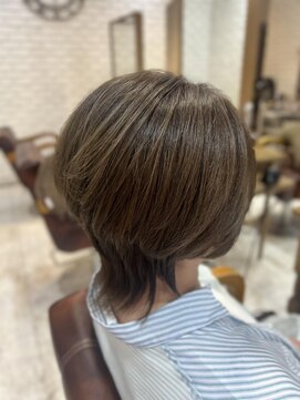 レガロ(REGALO) 大人のラフさが可愛い「くびれウルフショート」