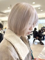 サンクプロジェクト(cinq PROJECT)&nbsp;ハイトーン切りっぱなしレイヤーボブホワイトミルクティー原宿