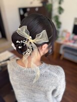 クロリ(Coloris) ヘアアレンジ (アップスタイル)