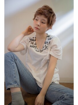 エム 綾瀬店(hair make e6+) ハイトーンのショートスタイル☆☆☆☆