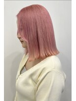 クオン 伊勢崎(QUON.)&nbsp;ホワイトピンク/ブリーチカラー／ハイトーンボブ