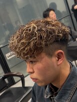 イーラ(era)&nbsp;スペインカール　ツイストスパイラル眉カットメンズパーマ